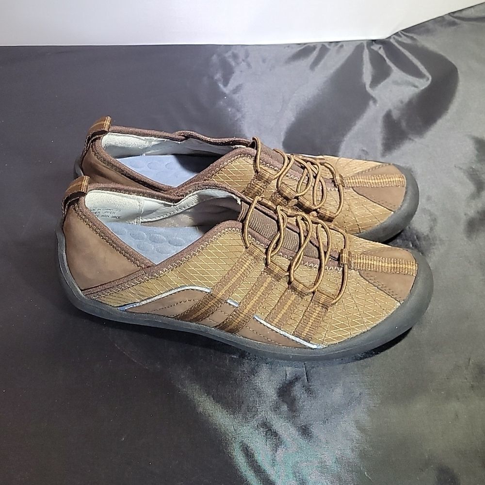 PRIVO SLIP ON SHOES BY CLARKS - Picture 3 of 15